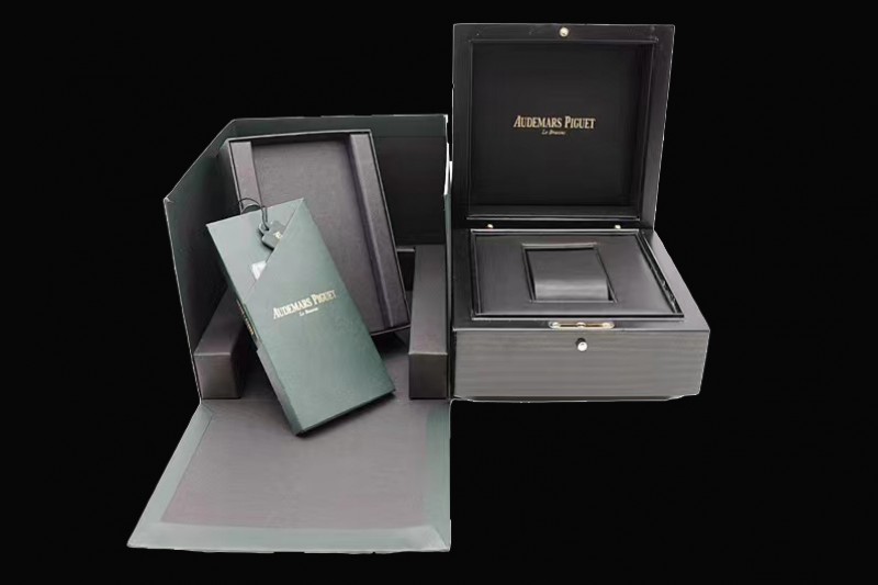 Audemars Piguet - Black Wooden Box Set 1:1 Version With Booklet and Card