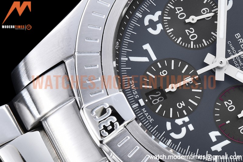 Breitling - Avenger B01 Chrono 45mm SS/SS Grey/Num BLS A7750