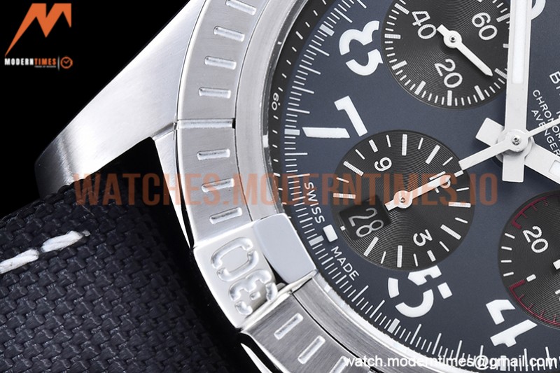 Breitling - Avenger B01 Chrono 45mm SS/LE Grey/Num BLS A7750