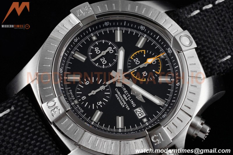 Breitling - Avenger Chronograph 45mm SS/NY Black/Stk TF A7750