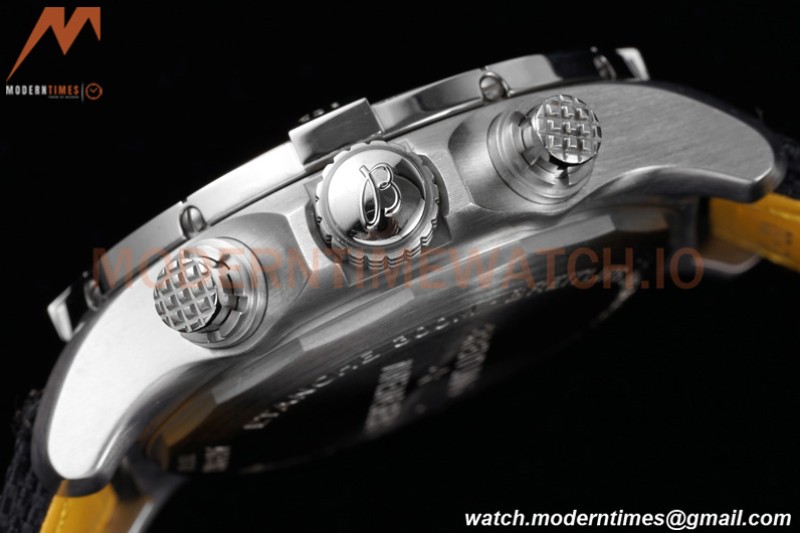 Breitling - Avenger Chronograph 45mm SS/NY Black/Stk TF A7750