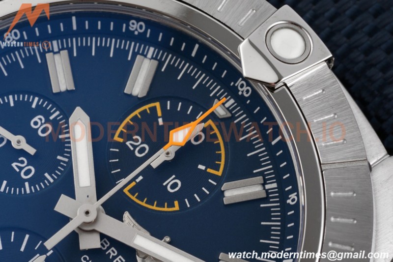 Breitling - Avenger Chronograph 45mm SS/NY Blue/Stk TF A7750