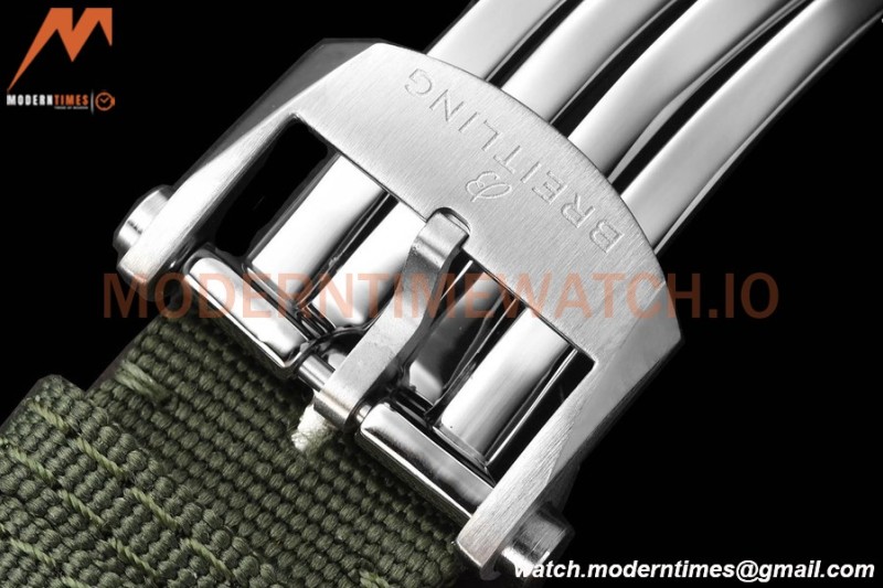 Breitling - Avenger B01 Chrono 44mm SS/NY Grn/Stk BLSF A7750 MOD