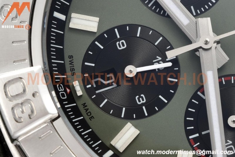 Breitling - Avenger B01 Chrono 44mm SS/NY Grn/Stk BLSF A7750 MOD