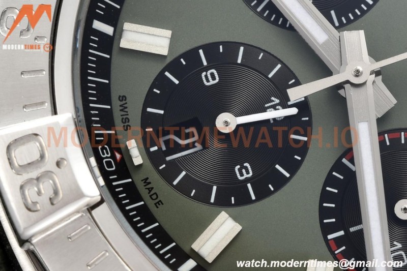 Breitling - Avenger B01 Chrono 44mm SS/SS Grn/Stk BLSF A7750 MOD