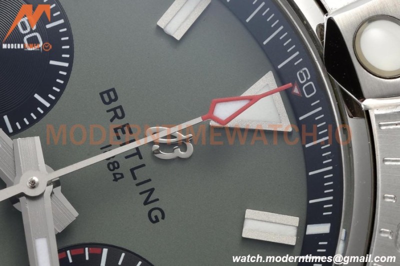 Breitling - Avenger B01 Chrono 44mm SS/SS Grn/Stk BLSF A7750 MOD