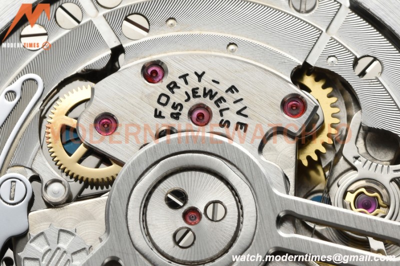 Breitling - Avenger B01 Chrono 44mm SS/SS Beig/Stk BLSF A7750 MOD