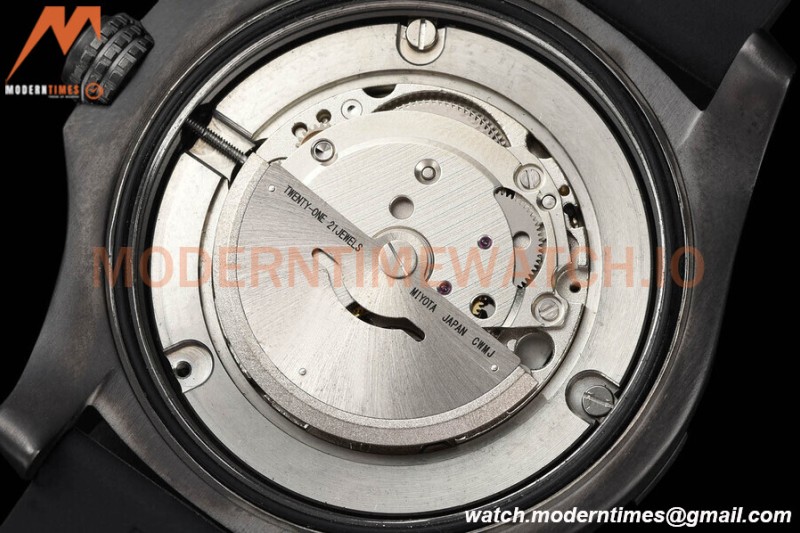 Breitling - Avenger Black Bird 44mm DLC/RU Blk/Stk GDF MY8215