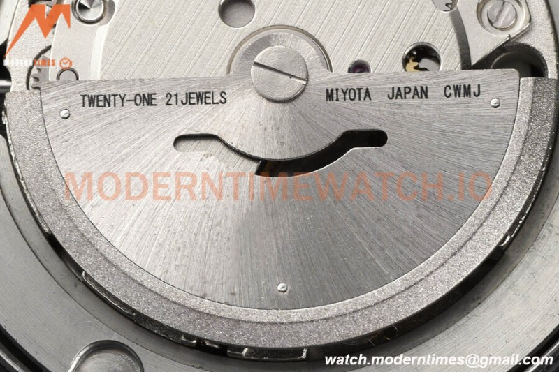 Breitling - Avenger Black Bird 44mm DLC/RU Blk/Stk GDF MY8215