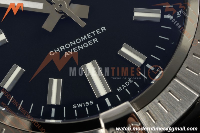 Breitling - Avenger Automatic 43mm SS/NY Blk/Stk TF V2 A2824
