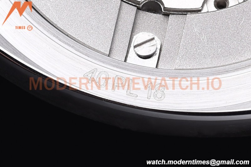 Cartier - Cle De Cartier 31mm Diamond SS/LE White/Rmn Red Strap RXWF Swiss Eta2671