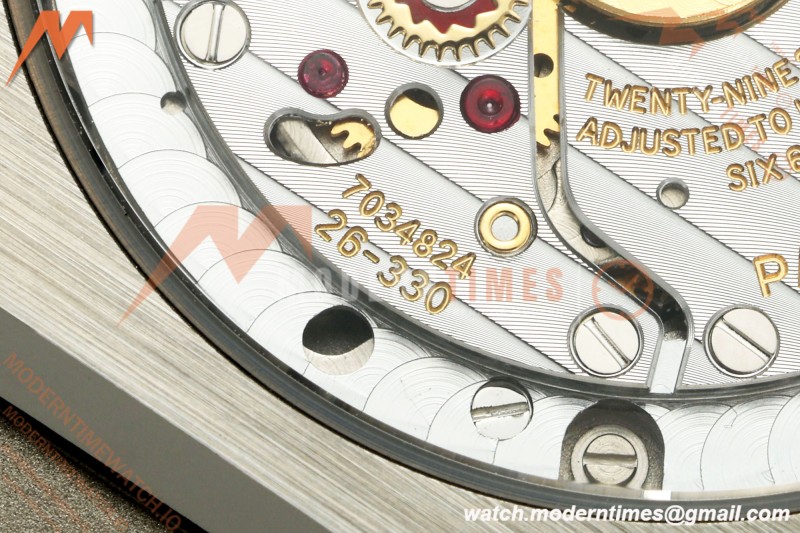 Patek Philippe - Cubitus 5821 45mm RG/SS Dark Silver Stick Dial GRF A330