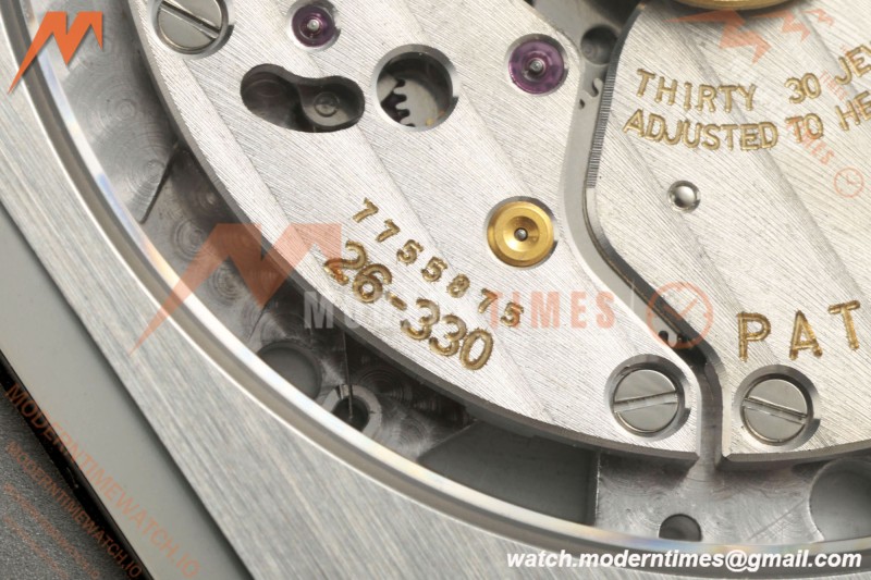 Patek Philippe - Cubitus 5821 45mm RG/SS Blue Dial BBF DD330