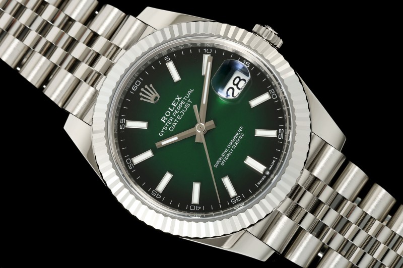Rolex - Datejust 126334 41mm Jub Flt 904L SS/SS Ombre Green/Stk SEEKF DD3235