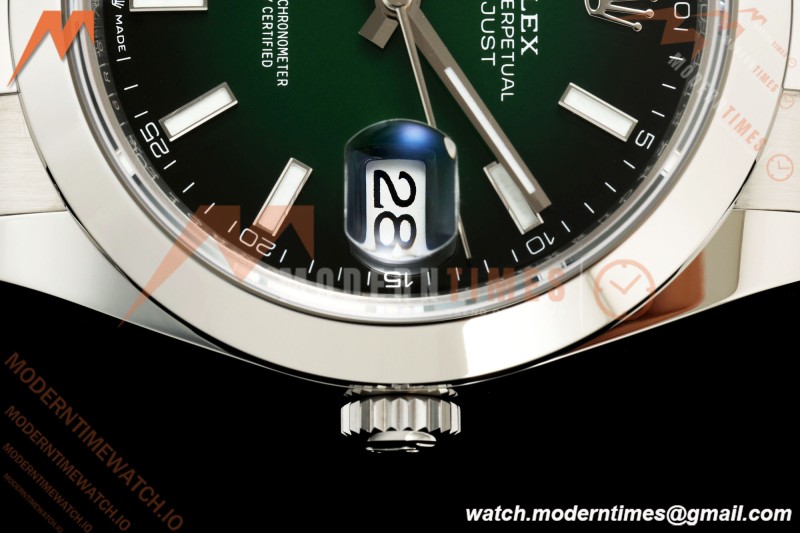 Rolex - Datejust 126334 41mm Oys Smth 904L SS/SS Ombre Green/Stk SEEKF DD3235