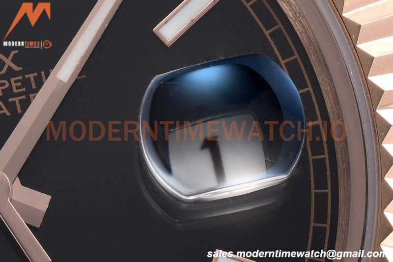 Rolex - DayDate 40mm Flt/Pres RG/RG Black Stick GDF MY8215
