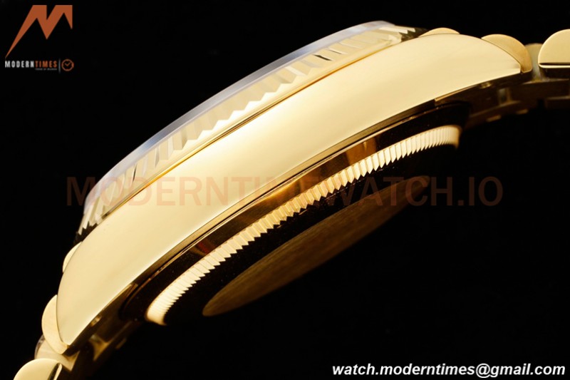 Rolex - DayDate 36mm 18238 Flt Pres YG/YG Malachite Green RAF A2836