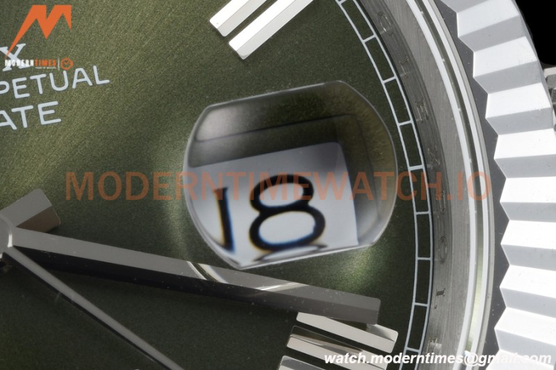 Rolex - DayDate 40mm Flt Pres SS/SS Grey/Stk EWF VR3255