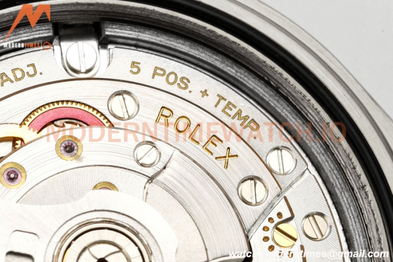Rolex - DayDate 228239 Gain Weight 40mm Flt Pres SS/SS Grn/Rmn KF VR3255