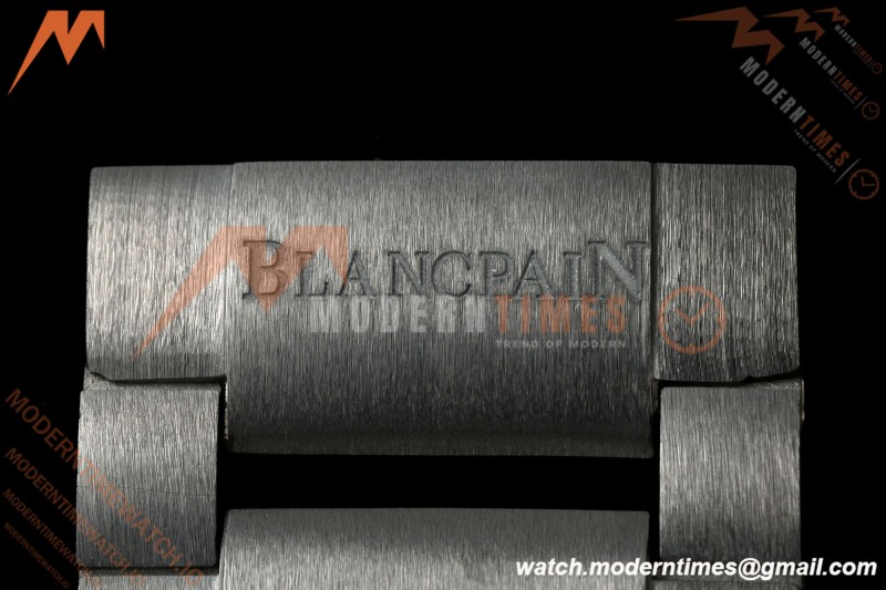 Blancpain - Fifty Fathoms 5000A 43.6mm Bathyscaphe Black Cer/Cer Sunburst Blue Dial DDDF A1315