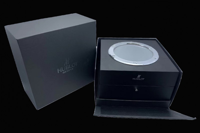 Hublot - Black Wooden Box Set with See-through Window and Full Set of Booklet and Card