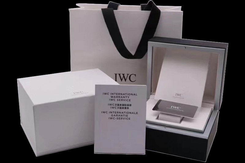 IWC - Black Wooden Box Set Top 1:1 Version with Full Set of Booklets and Card