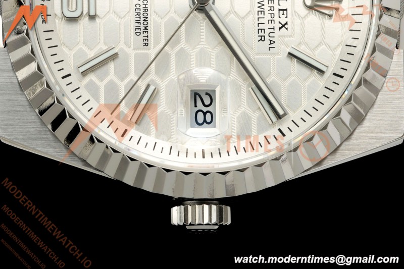 Rolex - Land-Dweller 127234 40mm Jub Flt SS/SS Wht/Stk DIWF A7135