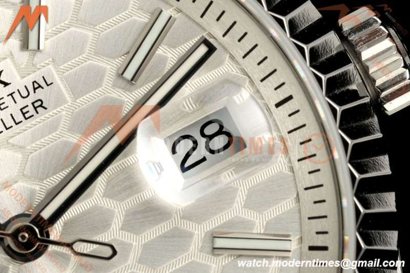 Rolex - Land-Dweller 127234 40mm Jub Flt SS/SS Wht/Stk DIWF A7135
