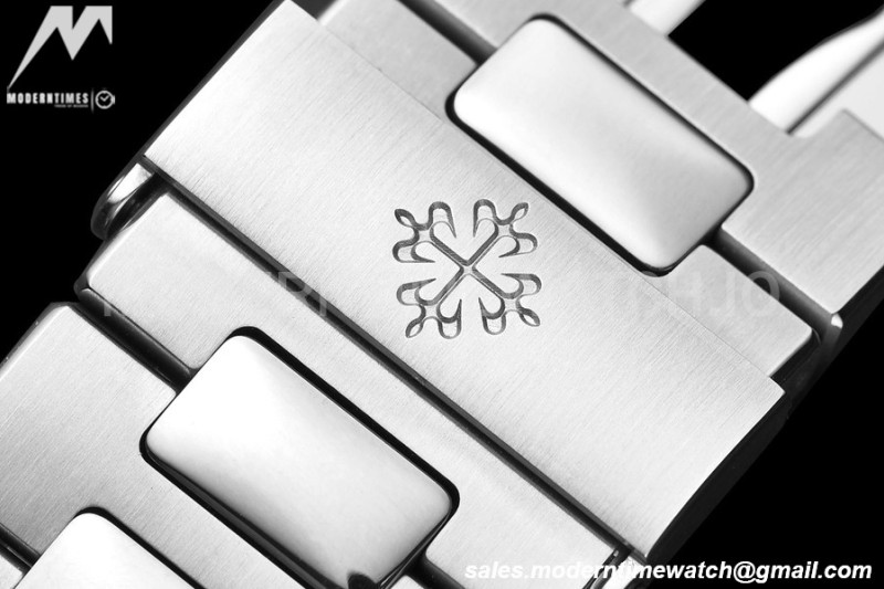 Patek Philippe - Nautilus Automatic 40mm 5711/1A SS/SS Blue PPF A324