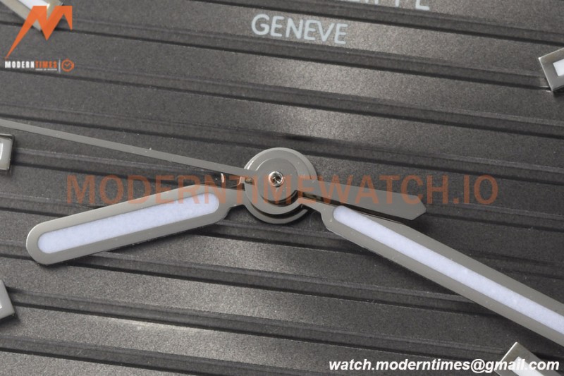 Patek Philippe - Nautilus Automatic 40mm 5711G SS/LE Grey 3KF A324