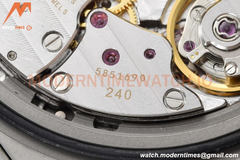 Patek Philippe - Nautilus Moon Phase 5722G 40mm Diamond SS/LE Blue PPF A240