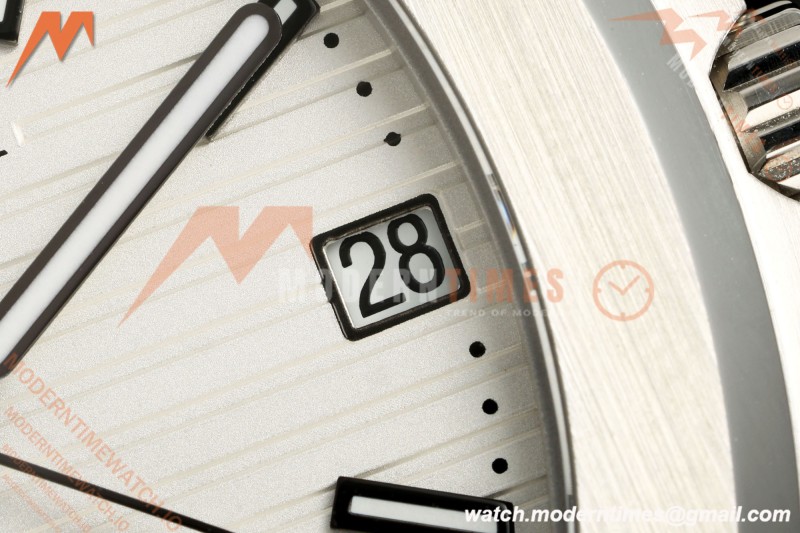 Patek Philippe - Nautilus Automatic 40mm 5711/1A SS/SS White BBF DD324