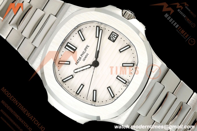 Patek Philippe - Nautilus Automatic 40mm 5711/1A SS/SS White DDF DD330