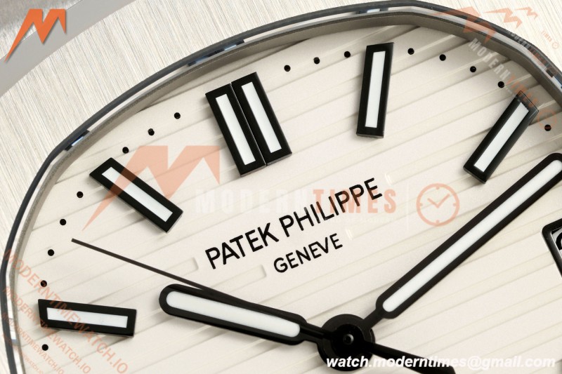 Patek Philippe - Nautilus Automatic 40mm 5711/1A SS/SS White DDF DD330