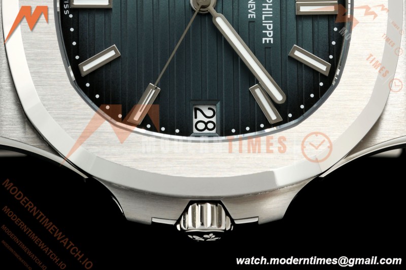 Patek Philippe - Nautilus Automatic 40mm 5711/1A SS/SS Blue DDF DD330