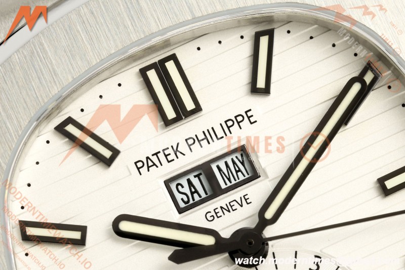 Patek Philippe - Nautilus 40.5mm Annual Calendar 5726/1A SS/SS White DF DD324