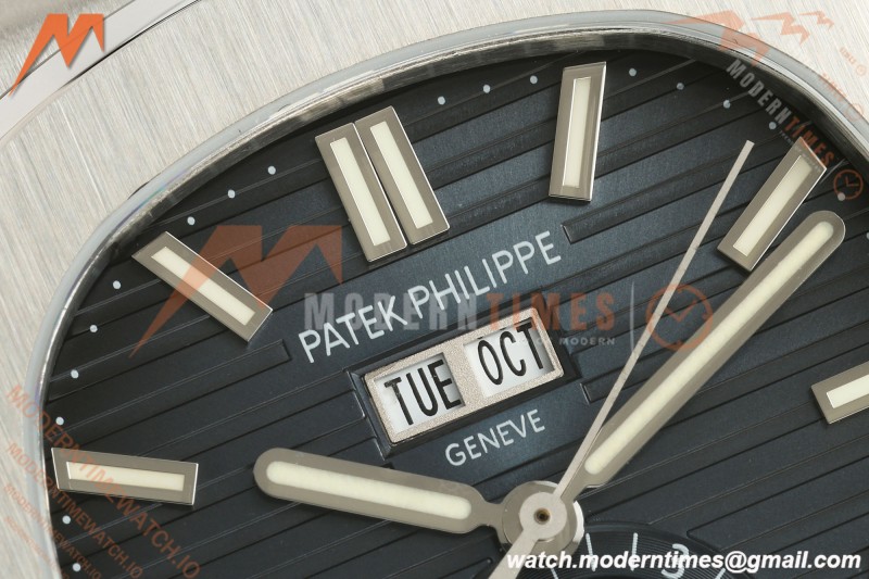 Patek Philippe - Nautilus 40.5mm Annual Calendar 5726/1A SS/SS Blue DF DD324