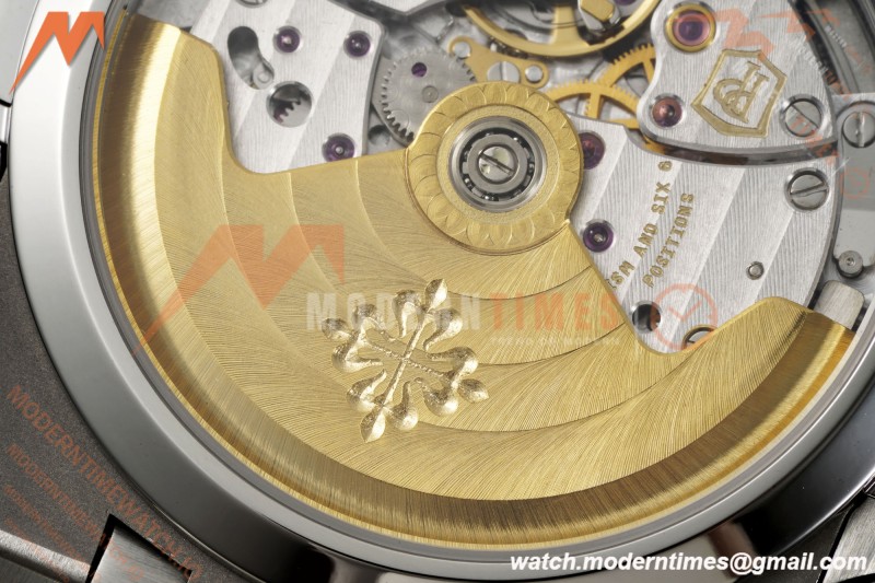 Patek Philippe - Nautilus Ladies 7118 35mm SS/SS Silver Dial 3KF DD324
