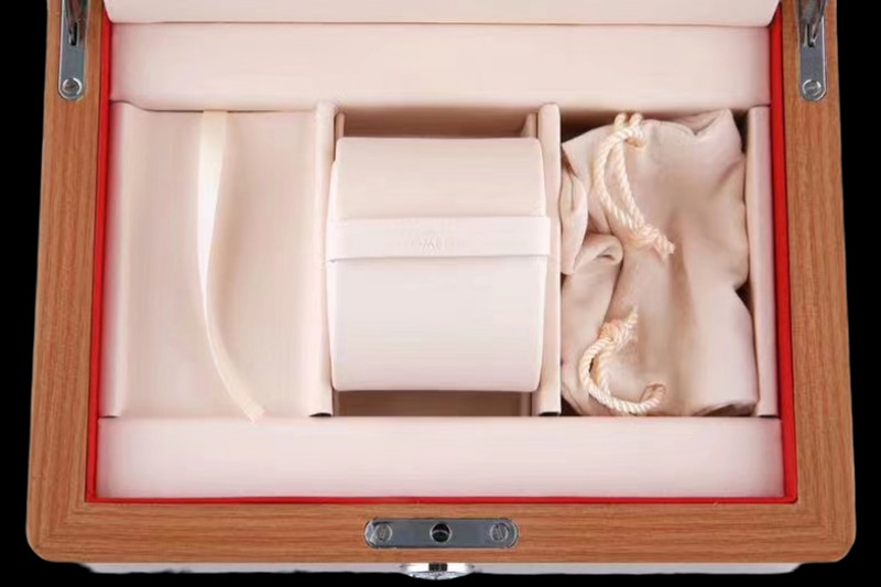 Omega - Wooden Box Set 1:1 Quality with Full Set of Booklets and Warranty Cards
