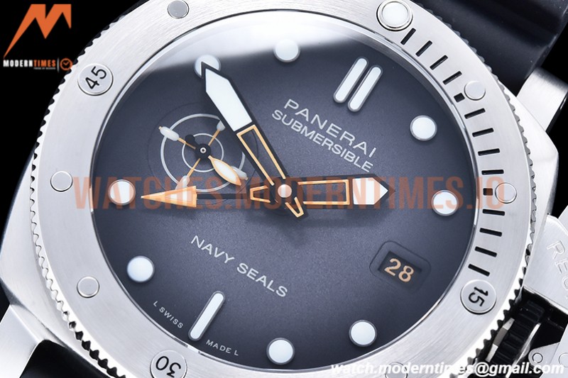 Panerai - Pam1323 Submersible GMT Navy Seal SS/RU Gry VSF P9011