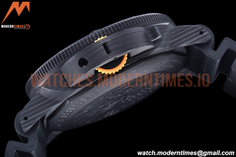 Panerai - Pam1324 Submersible GMT Carbotech CA/RU Car VSF P9011
