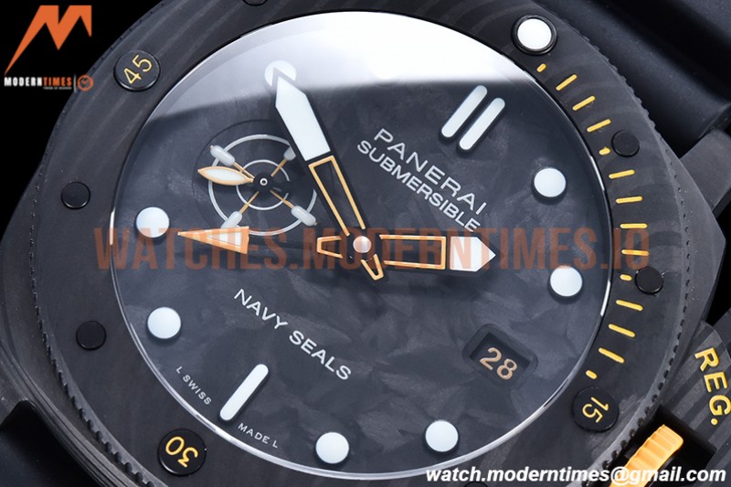 Panerai - Pam1324 Submersible GMT Carbotech CA/RU Car VSF P9011