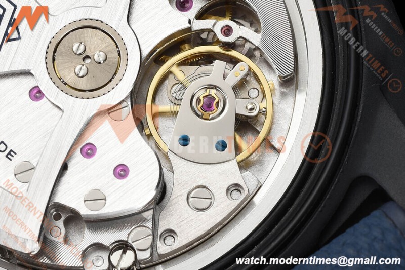 Panerai - PAM1543 Submersible QuarantaQuattro Luna Rossa 44mm CER/RU White VSF P900
