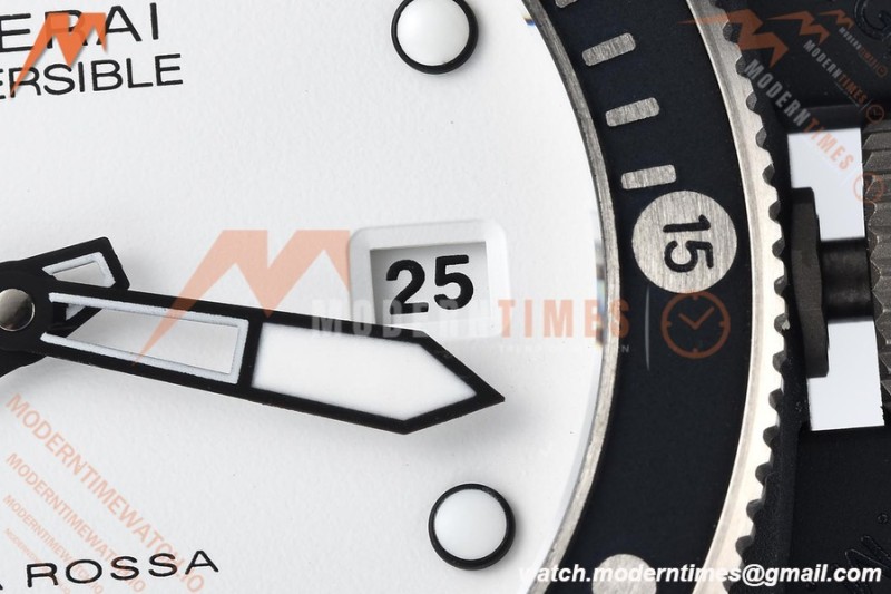 Panerai - PAM1543 Submersible QuarantaQuattro Luna Rossa 44mm CER/RU White VSF P900