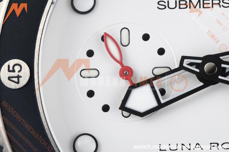 Panerai - PAM1543 Submersible QuarantaQuattro Luna Rossa 44mm CER/RU White VSF P900