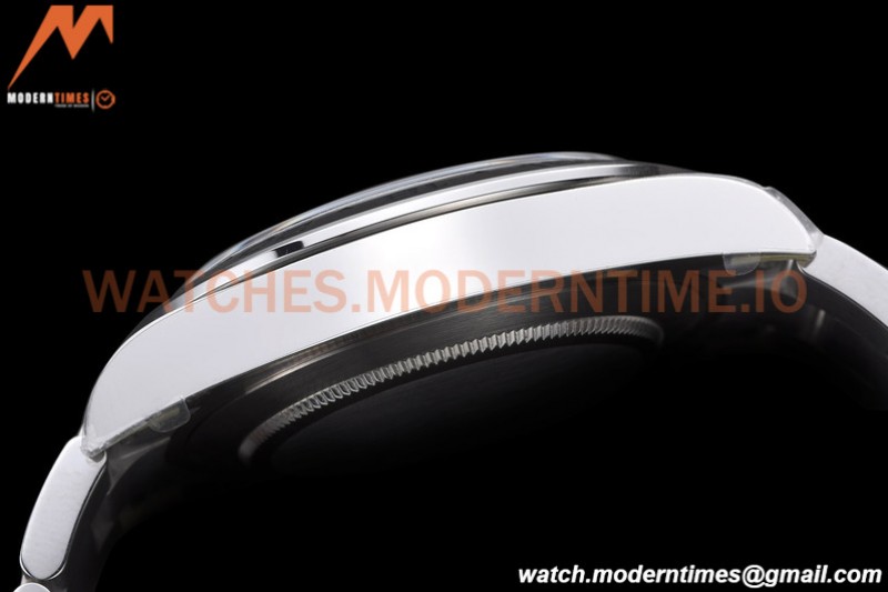 Rolex - Explorer II 226570 SS/SS 904L White CHS C+F VR3285