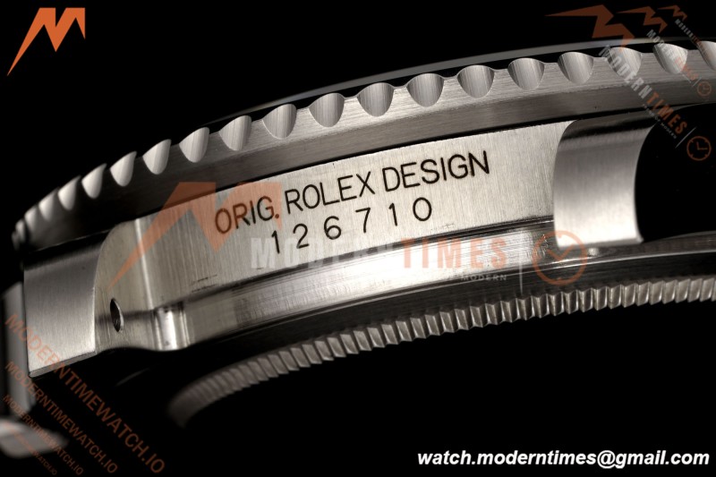 Rolex - GMT II 126710BLNR Batman 40mm 904L Oys SS/SS Black Dial RF JH3285