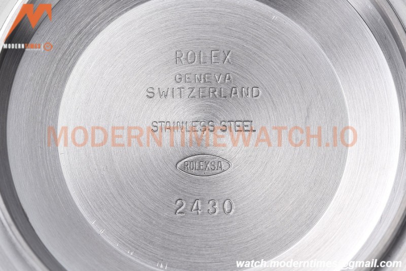 Rolex - Oyster Pert. 39mm 114300 904L SS/SS Red Grape EWF A3132