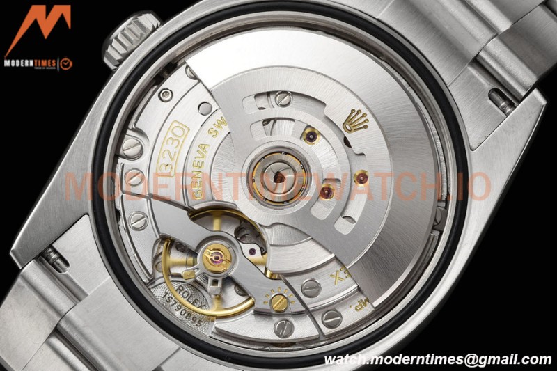 Rolex - Oyster Pert 126000 36mm Oys Smt 904L SS/SS Red/Stk VSF VS3230