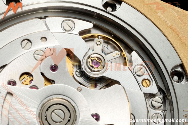 Audemars Piguet - Royal Oak Chronograph 26331BA YG/YG Grn/Stk APWF A2385